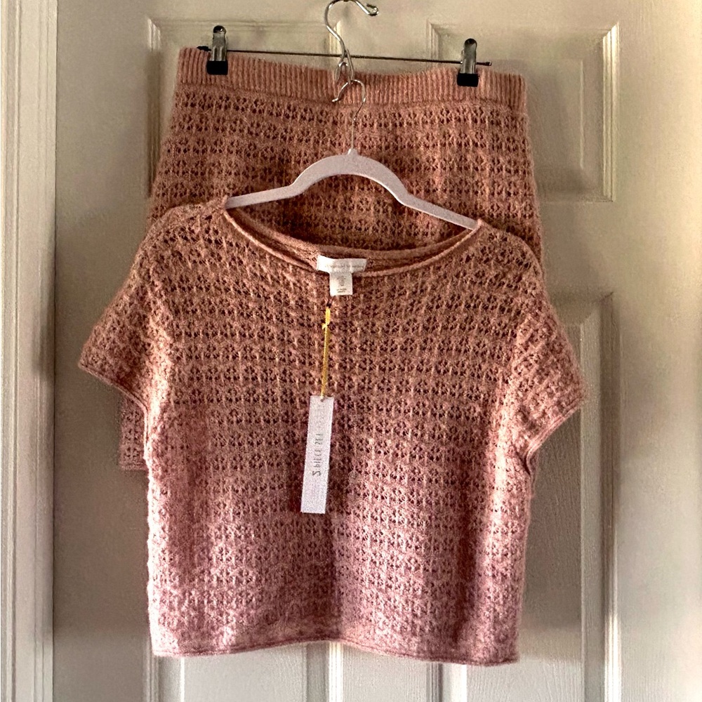 House of Harlow 1960 NWT Pink Knit Top and Skirt set